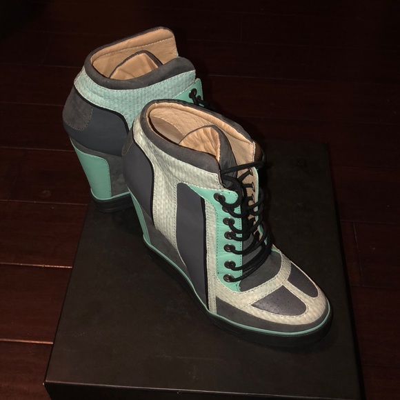 L.A.M.B. Shoes - Picture 7 of 8